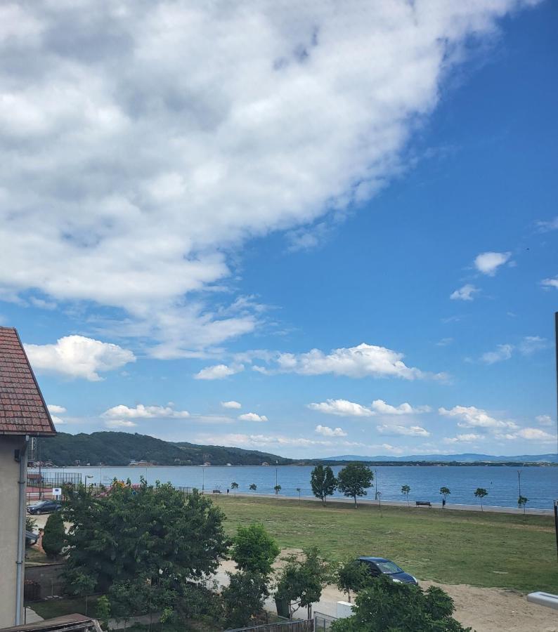 Sun And River Apartments Golubac Exteriér fotografie